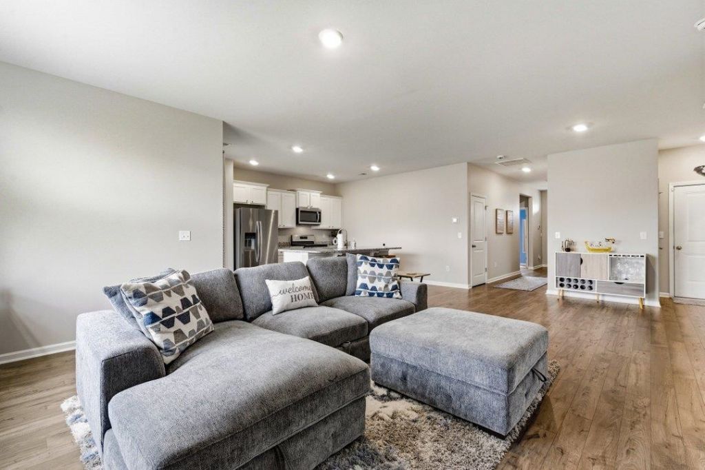 2587 Orion Loop  Photo 11