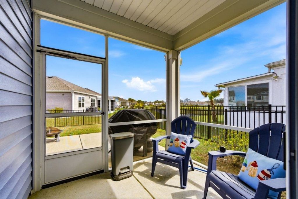 2587 Orion Loop  Photo 4