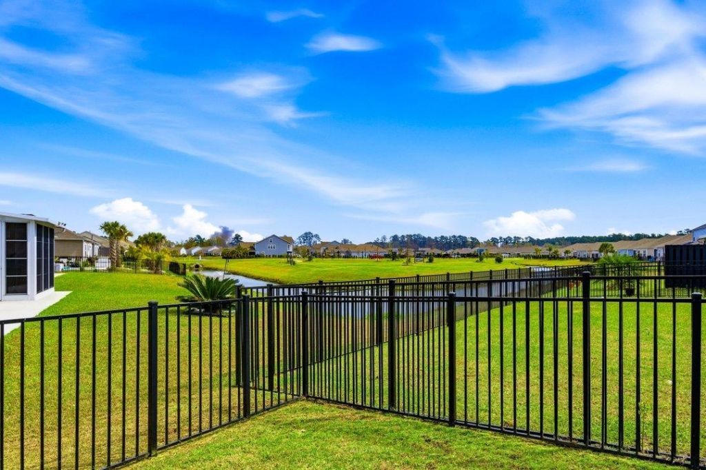 2587 Orion Loop  Photo 5