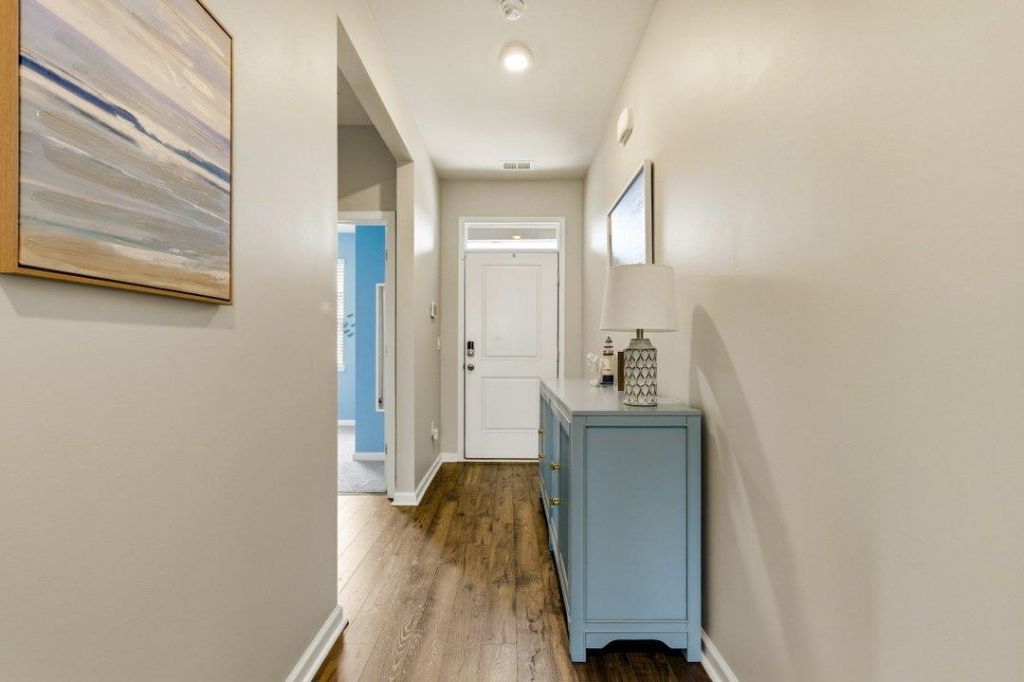 2587 Orion Loop  Photo 6