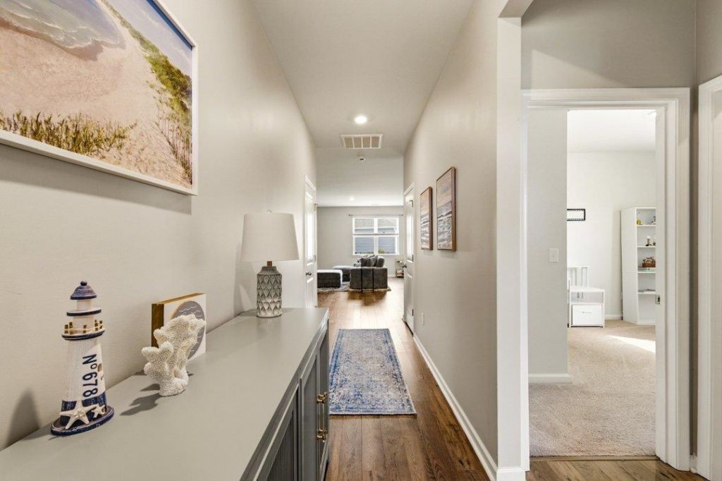 2587 Orion Loop  Photo 7