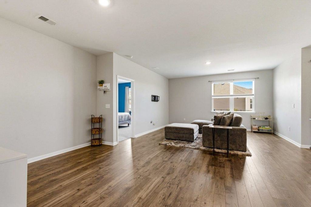 2587 Orion Loop  Photo 8