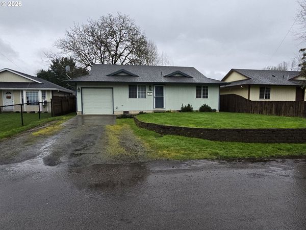 1106 S 11TH AVE, Kelso, WA 98626