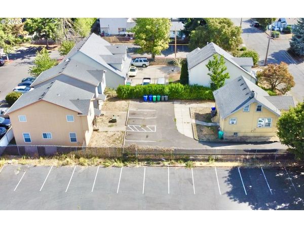 8421 SE INSLEY ST, Portland, OR 97266