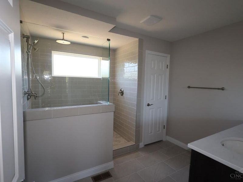 5767 Irwin Drive, Unit 139, Green Township, OH 45248 Photo 8