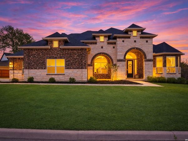 169 Storm Way, Castroville, TX 78009