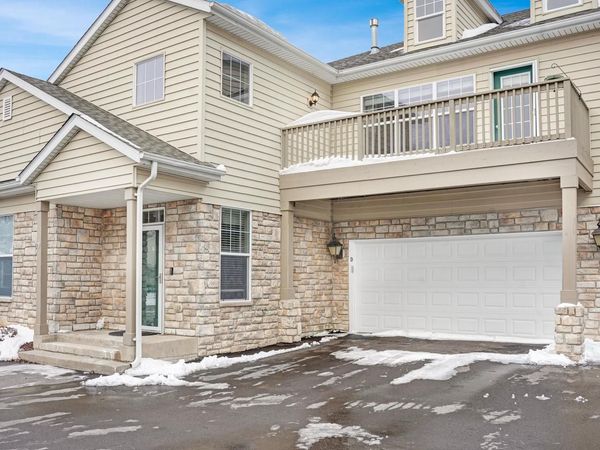 N16W26487 Meadowgrass CIRCLE, Unit D, Pewaukee, WI 53072