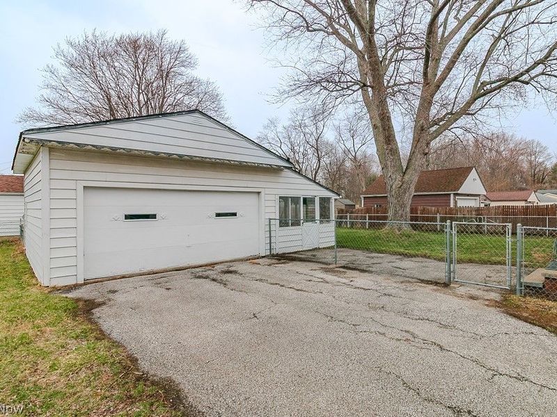 7165 Anthony Court, Madison, OH 44057 Photo 4