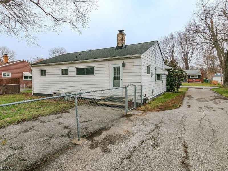 7165 Anthony Court, Madison, OH 44057 Photo 6