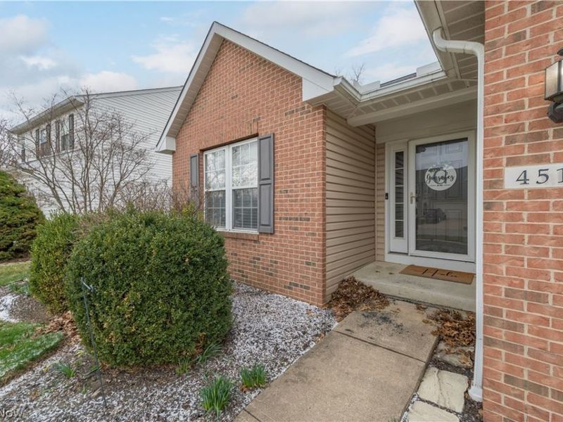 4518 Santina Way , Lorain, OH 44053 Photo 4