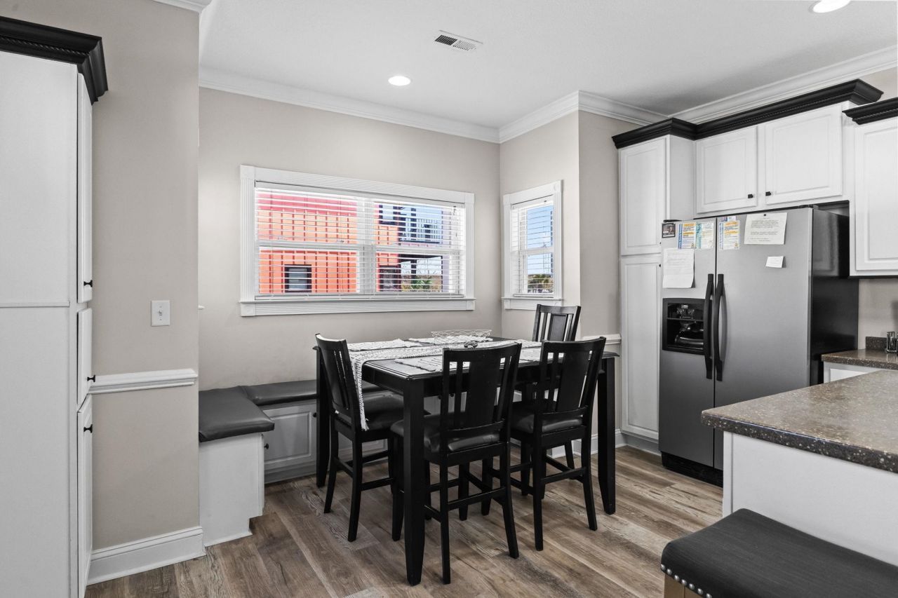 6001 - N122 S Kings Hwy. Photo 26