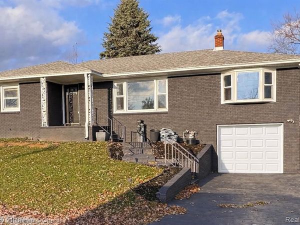 26980 James Avenue, Flat Rock, MI 48134