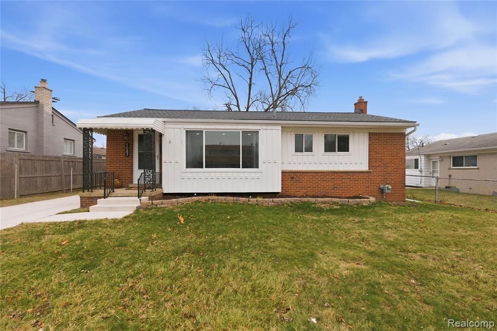 1087 N Stephen Avenue, Clawson, MI 48017 Main Photo