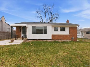 1087 N Stephen Avenue, Clawson, MI 48017