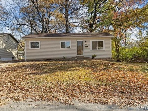 10512 Count Drive , Hazelwood, MO 63136