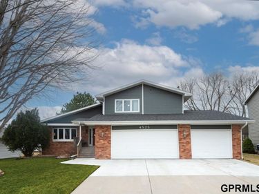 4525 Elk Ridge Road, Lincoln, NE 68516