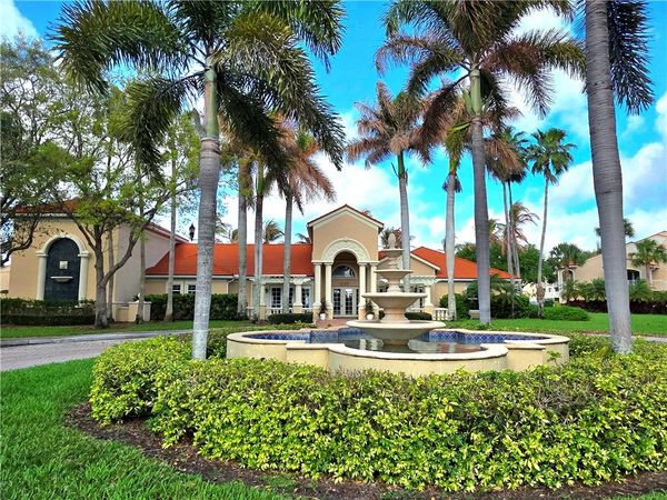 1590 S 42nd Circle, Unit 104, Vero Beach, FL 32967