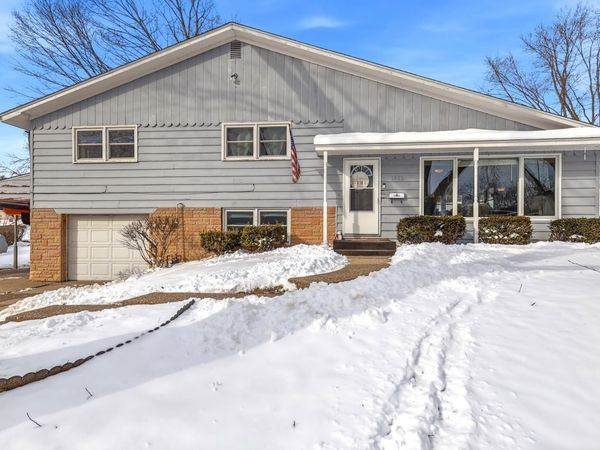 1930 Saint Anne Court, Dubuque, IA 52001