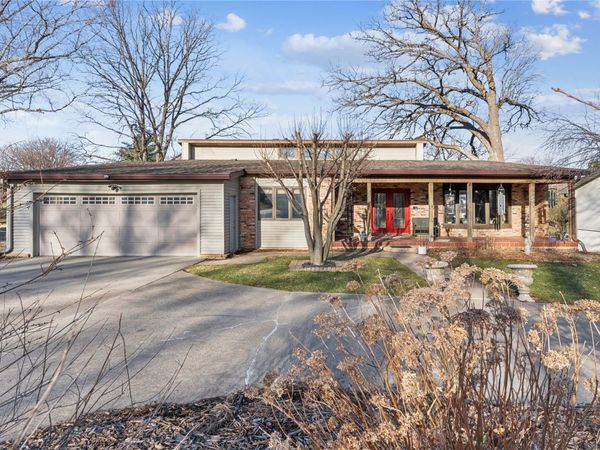 1115 Oak Park Boulevard, Cedar Falls, IA 50613