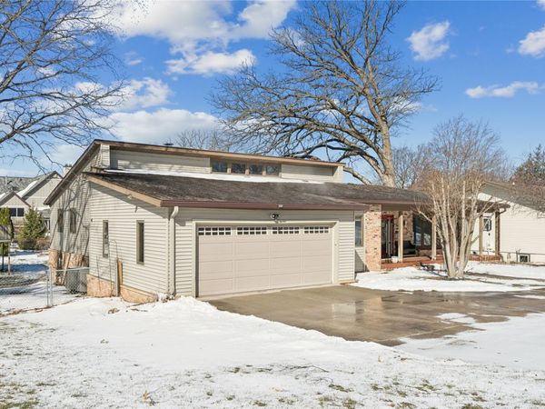 1115 Oak Park Boulevard, Cedar Falls, IA 50613