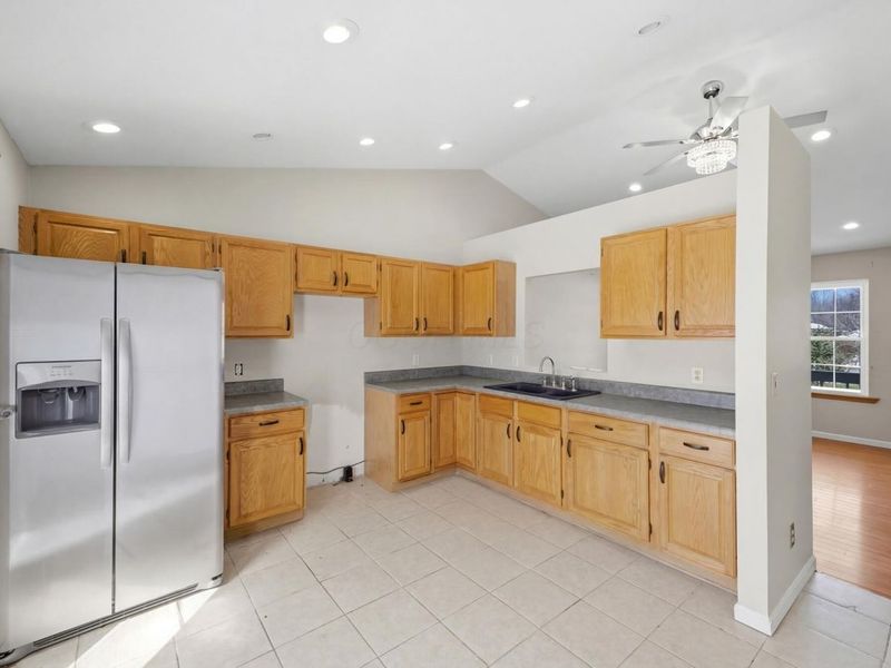 647 Greenbriar Circle, Howard, OH 43028 Photo 10