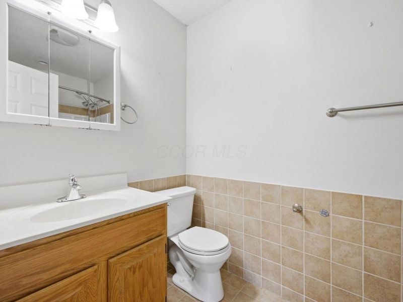 647 Greenbriar Circle, Howard, OH 43028 Photo 14