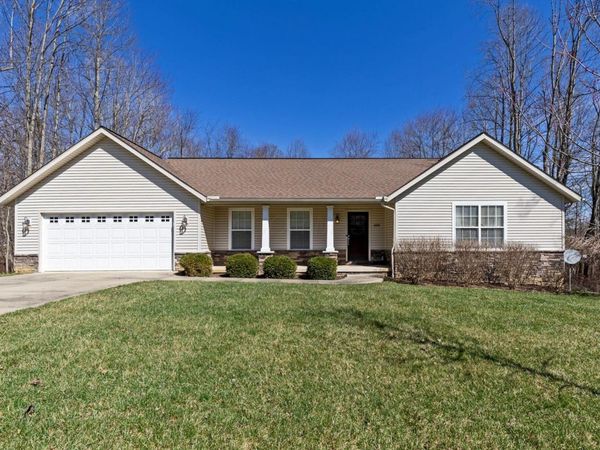 658 Crestrose Drive, Howard, OH 43028