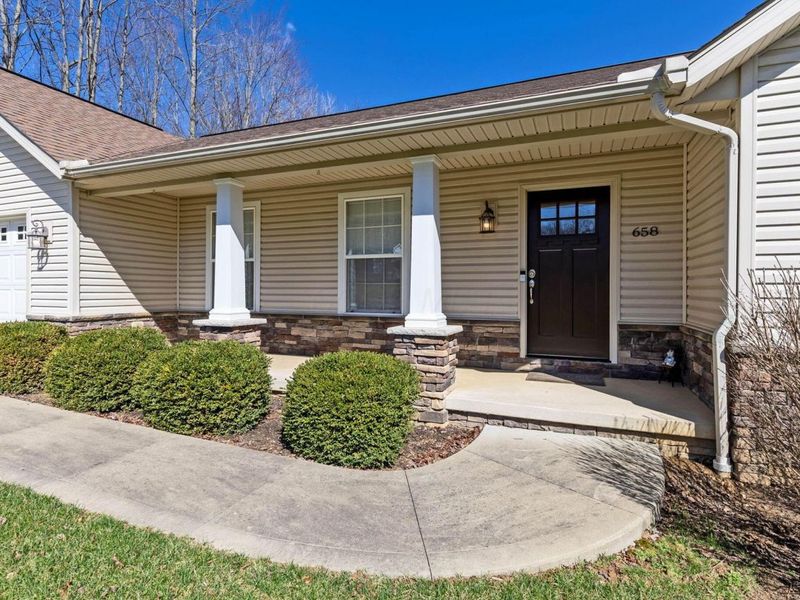 658 Crestrose Drive, Howard, OH 43028 Photo 4