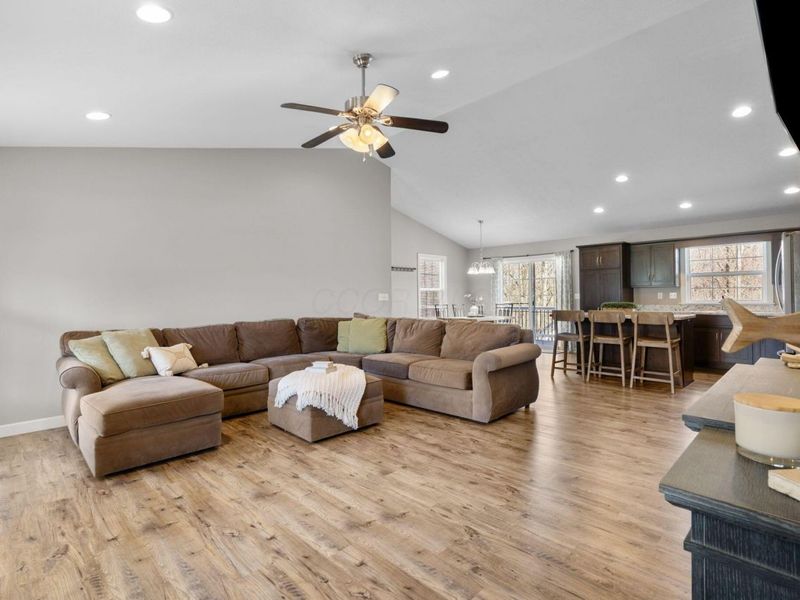 658 Crestrose Drive, Howard, OH 43028 Photo 7