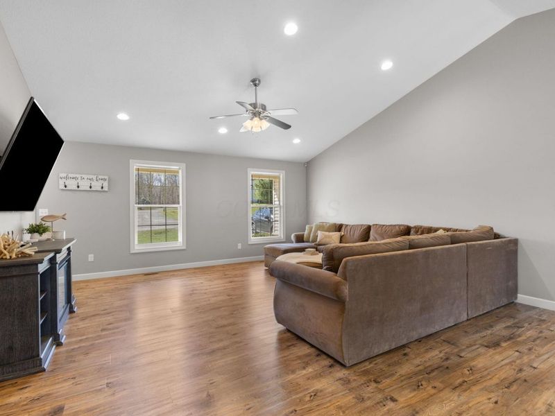 658 Crestrose Drive, Howard, OH 43028 Photo 8