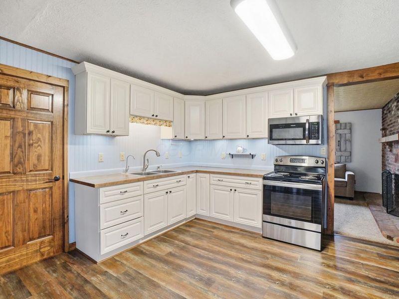 6774 Lewis Drive , Grove City, OH 43123 Photo 7