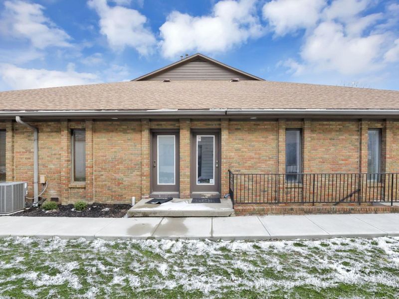 1918 Bethel Road, Columbus, OH 43220 Photo 2