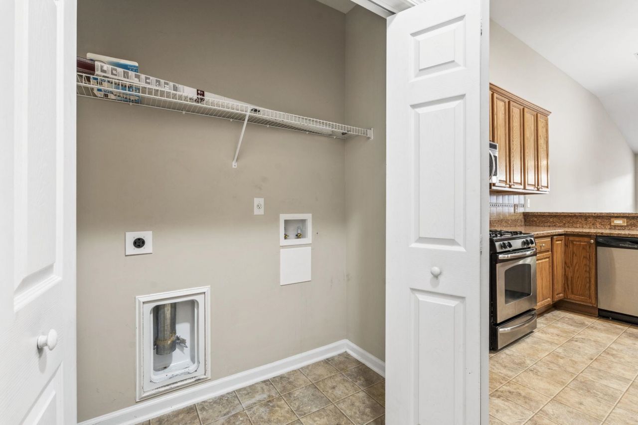 3234 Volterra Way  Photo 7