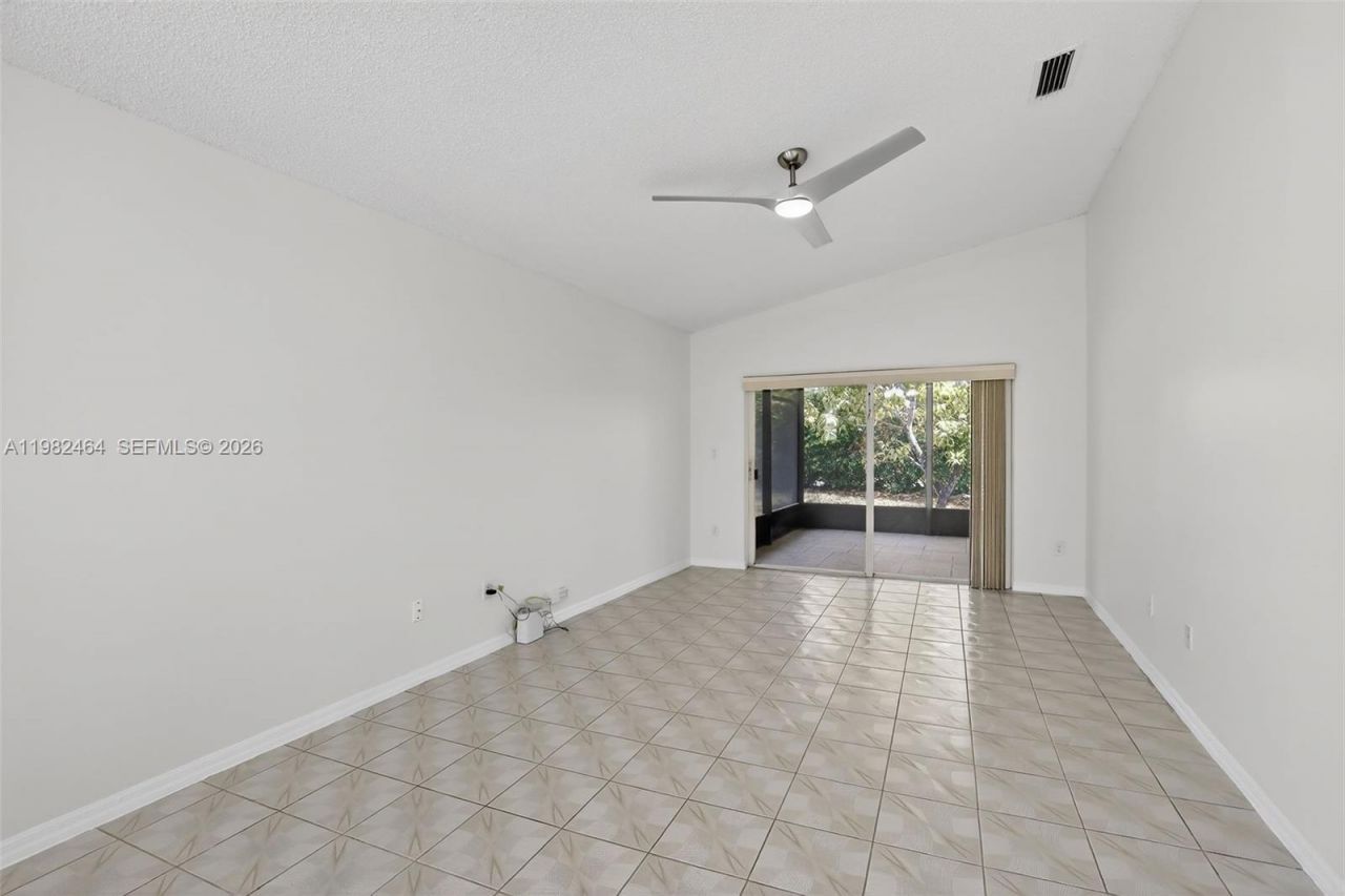 1281 NW 170th Ave, Pembroke Pines, FL 33028 Photo