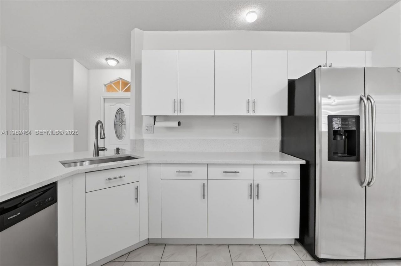 1281 NW 170th Ave, Pembroke Pines, FL 33028 Photo