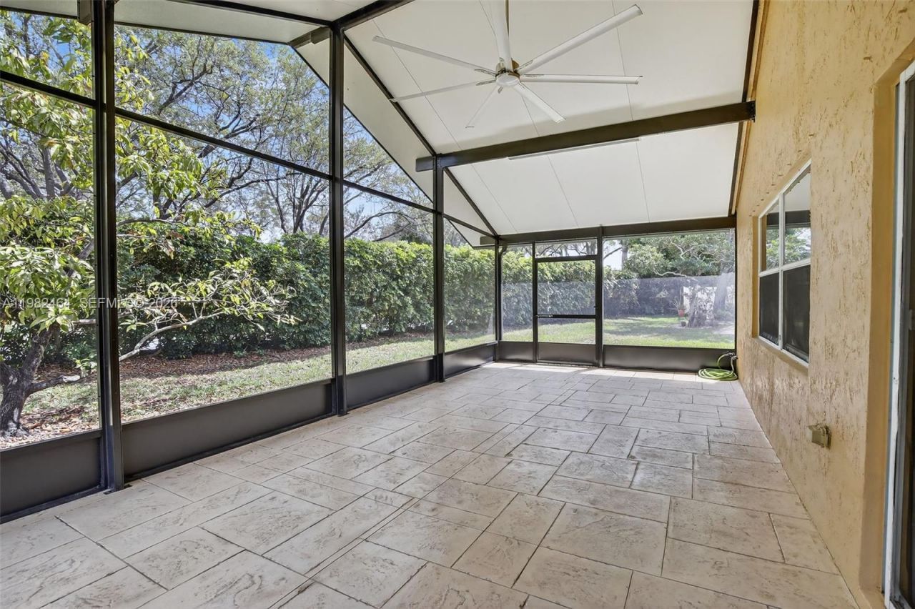 1281 NW 170th Ave, Pembroke Pines, FL 33028 Photo