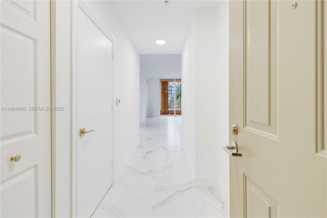 3001 NE 185th St , Unit 317, Aventura, FL 33180 Photo