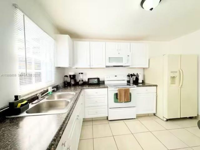 412 NW 95th St , Miami, FL 33150 Photo