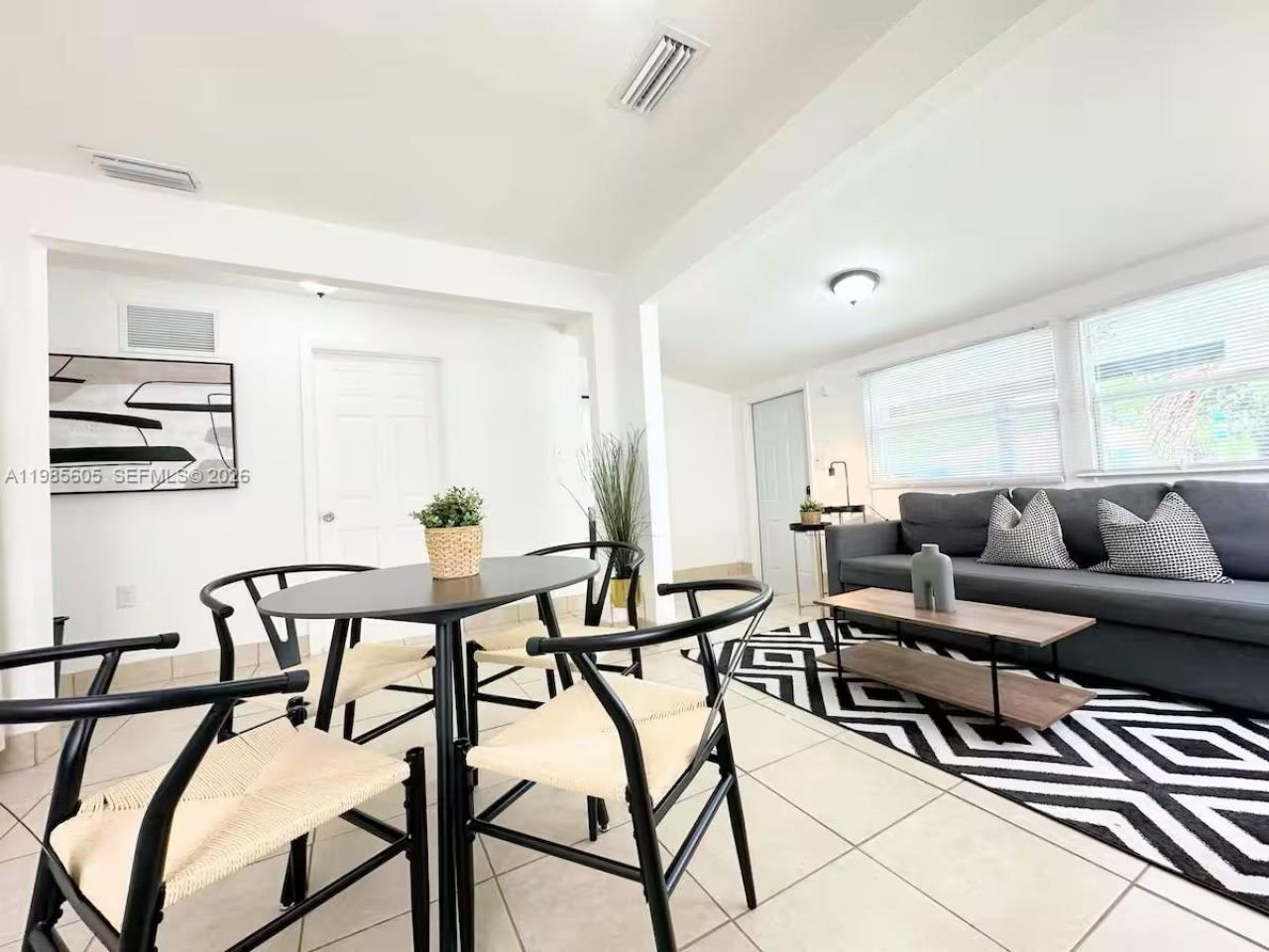 412 NW 95th St , Miami, FL 33150 Photo