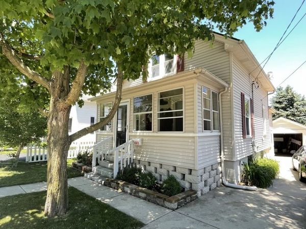 1312 Dean Street , St. Charles, IL 60174