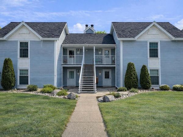 300 Foxwood Unit 160 DRIVE, Waterford, WI 53185