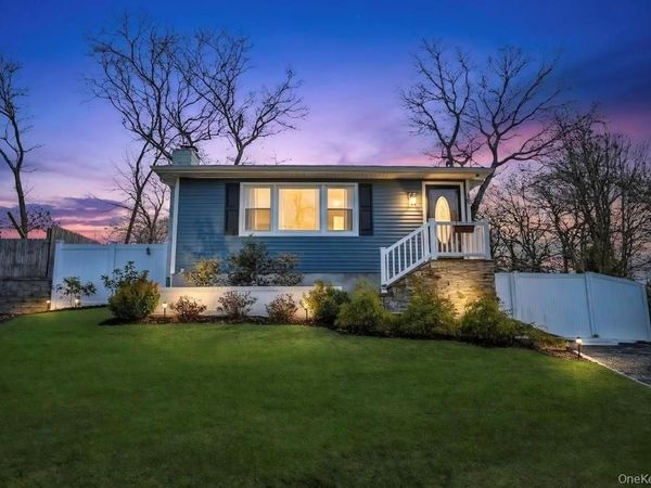 16 Jerome Road , Sound Beach, NY 11789