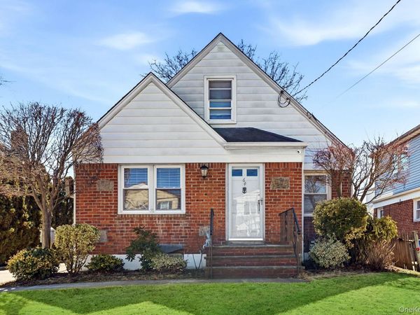64 W Fenimore Street, Valley Stream, NY 11580