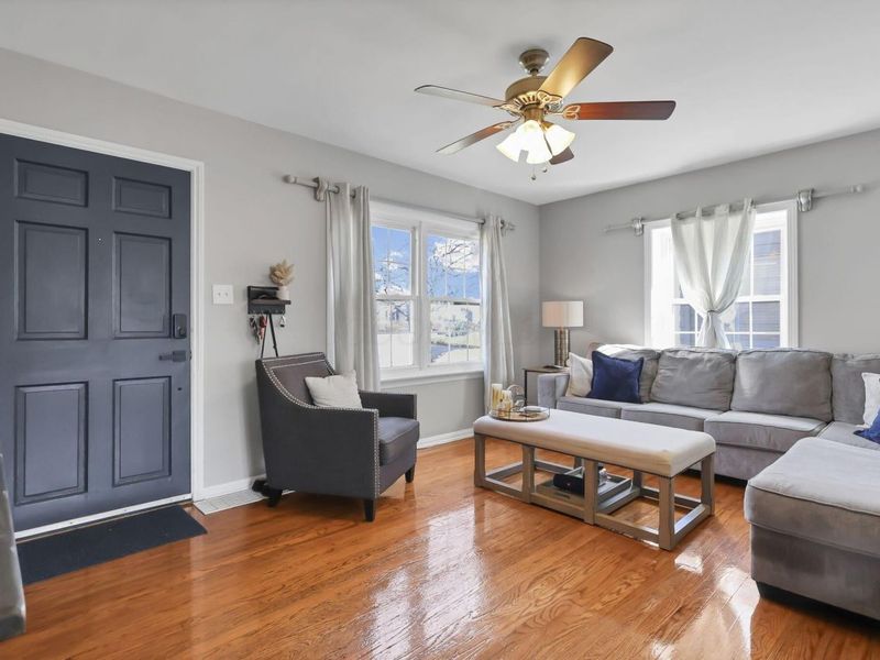 327 E Jeffrey Place, Columbus, OH 43214 Photo 13