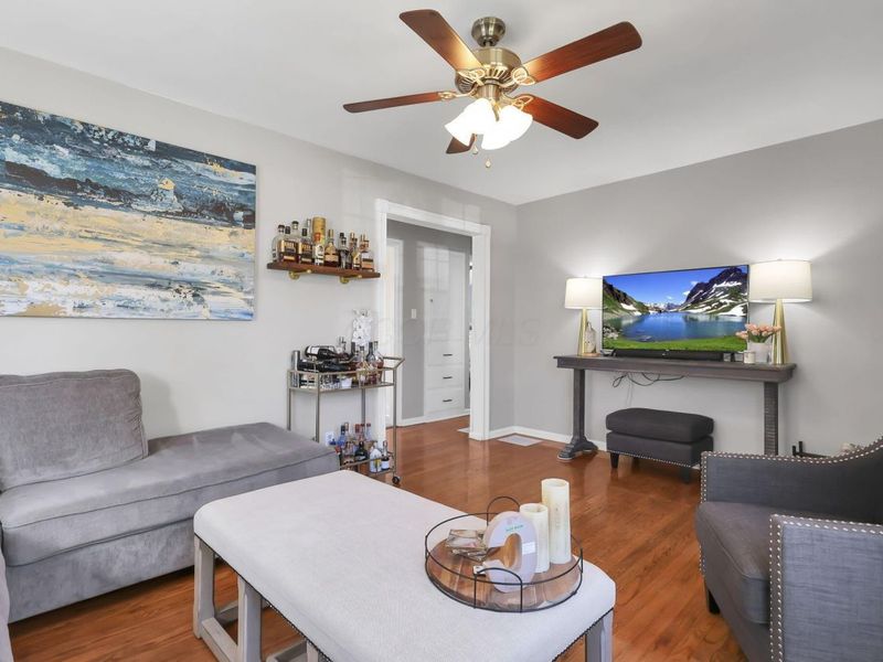 327 E Jeffrey Place, Columbus, OH 43214 Photo 14