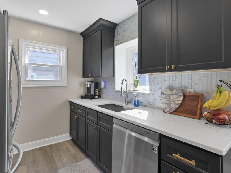 327 E Jeffrey Place, Columbus, OH 43214 Photo 17