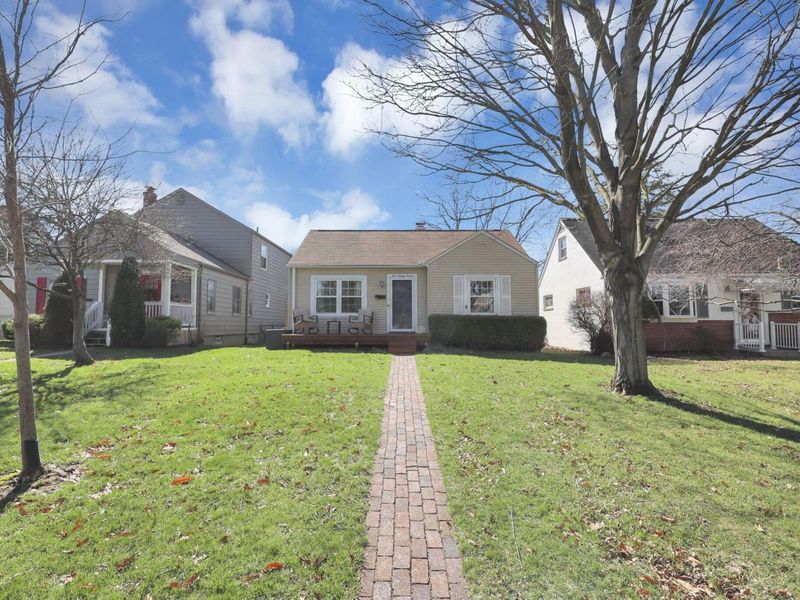 327 E Jeffrey Place, Columbus, OH 43214 Photo 3