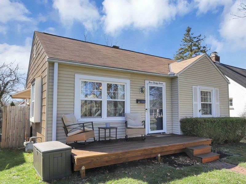 327 E Jeffrey Place, Columbus, OH 43214 Photo 4