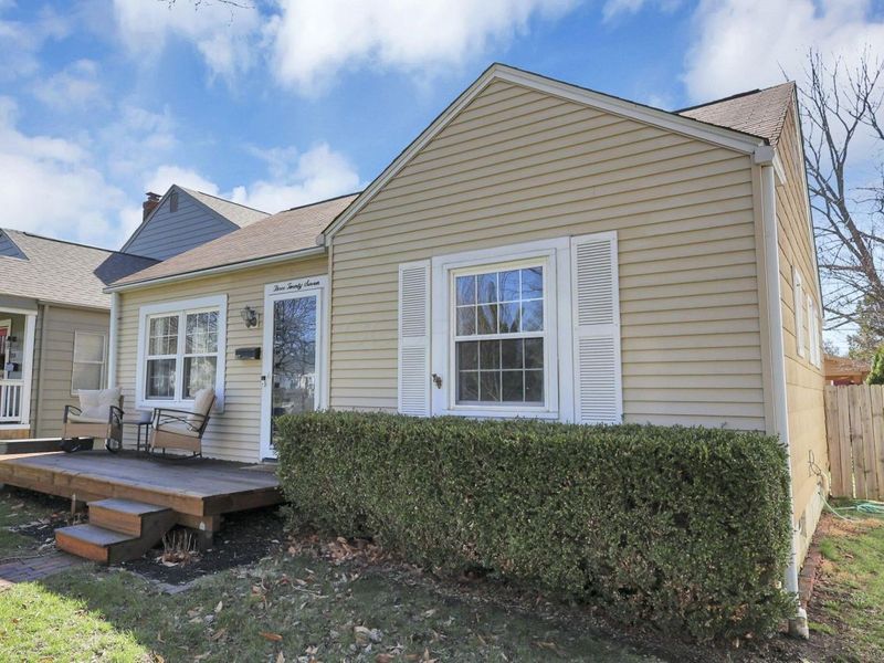 327 E Jeffrey Place, Columbus, OH 43214 Photo 6