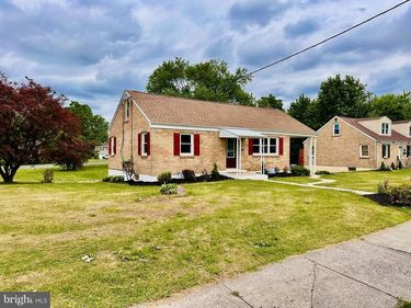 301 E POPLAR STREET, LEBANON, PA 17042